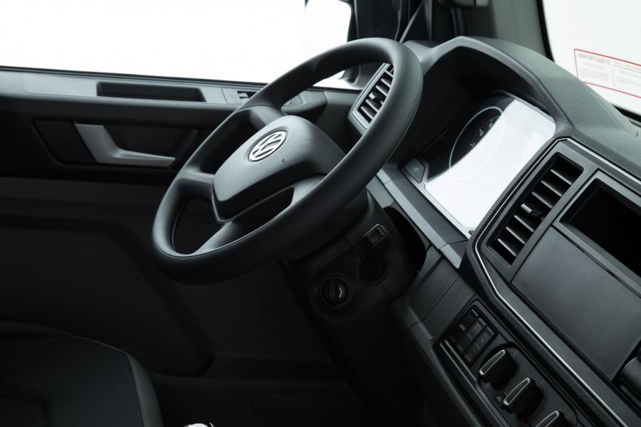 Панель приборов Volkswagen Delivery 4.150 2017 года  (фото 3 из 18)